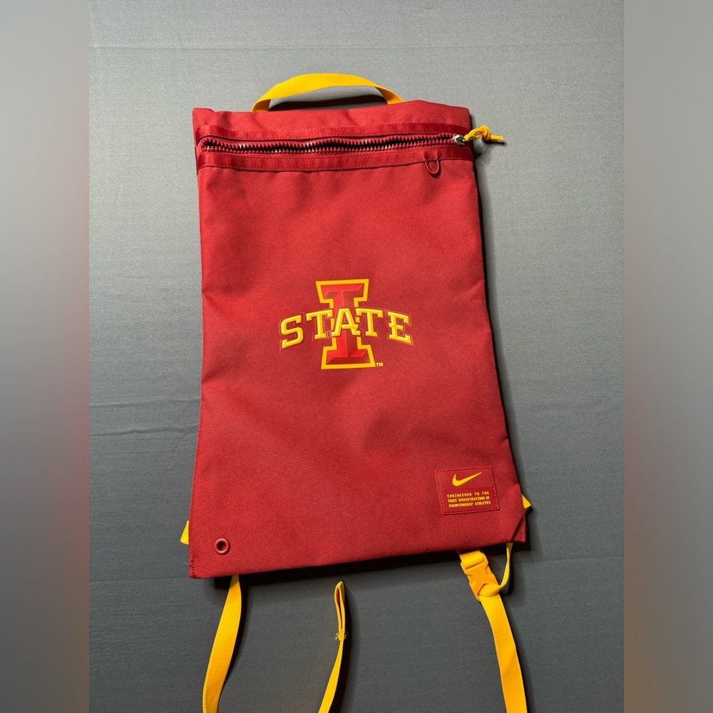 NIKE Iowa State Cyclones Utility Gym Bag Backpack  Red Gold Team Issued NWOT
